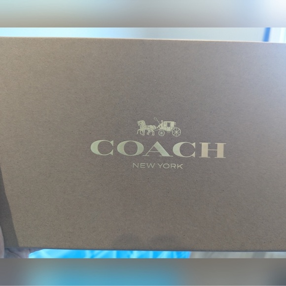 NEW Coach Boxed Corner Zip Wristlet In Signature Leather CF358 Black -New w tags - Picture 8 of 9